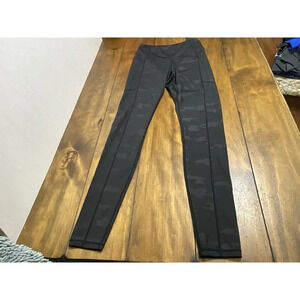 KIAVA Activewear Camo Camouflaged 32” Leggings Women's Size Medium